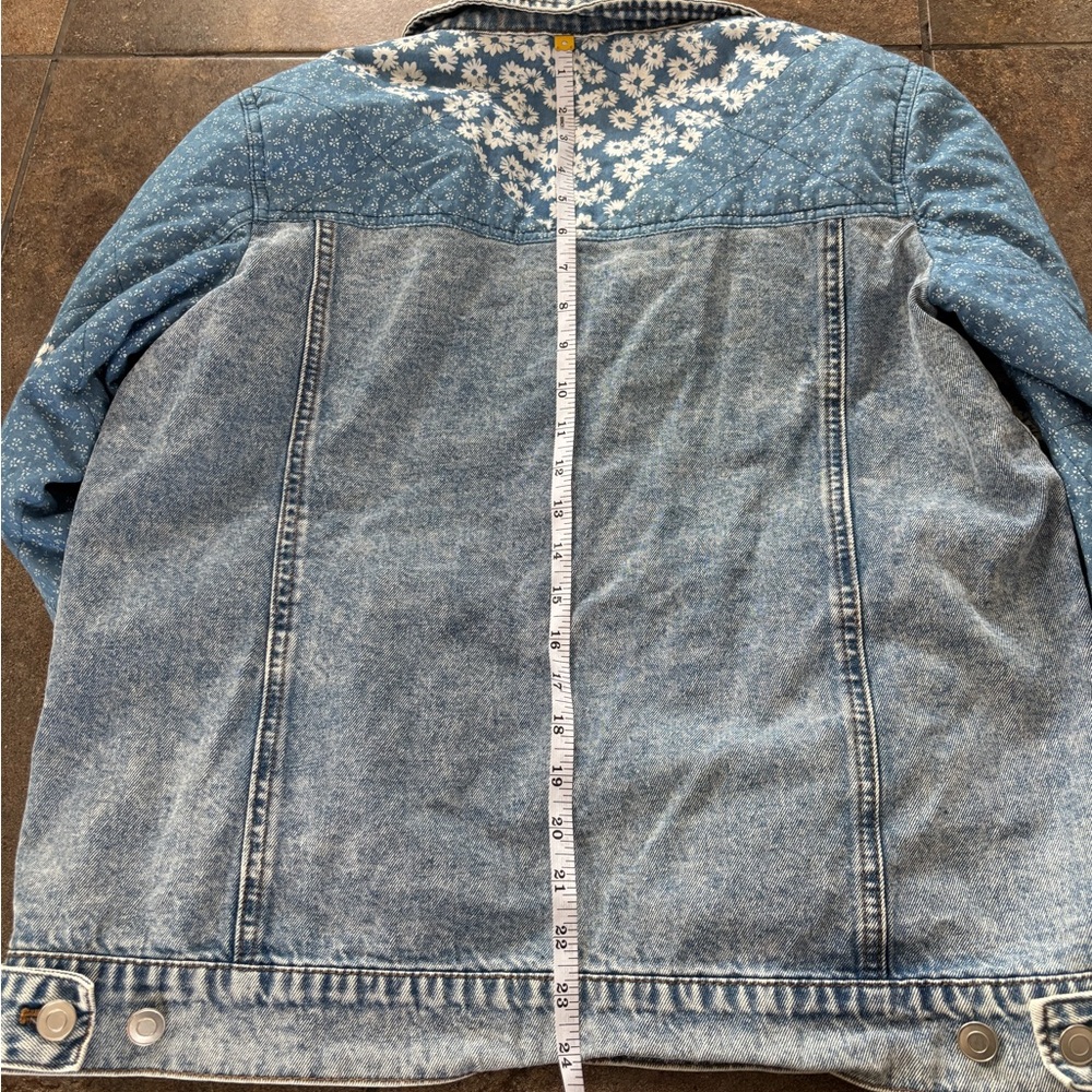 Avec Les Filles Blue Denim Jacket with Floral Patchwork Sleeves - Picture 4 of 5